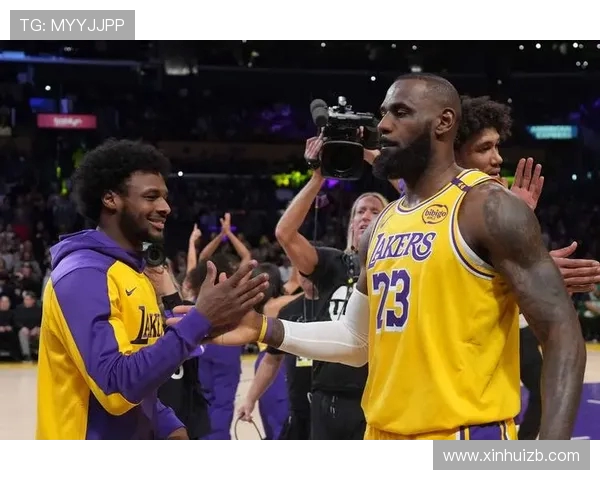 火箭队与湖人比赛的现场直播及历史对战回顾